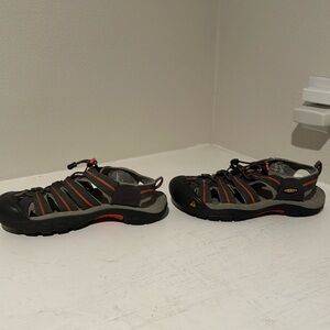 Keen Women's Newport H2 Magnet/Hot Coral Water Sandals 11